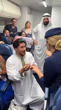 A unique and innovative proposal on the plane, Long live love!😂👏🏻💪🏻