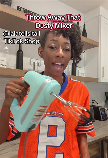 Kitchen aid did a great job with this mixer— it feels ELITE #Kitchenaid #kitchenappliance #kitchentools #handmixer