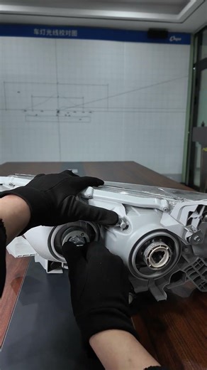 M4 Series 9005 LED Headlight Bulb | Fanless 1:1 Halogen Size | On-Vehicle Beam Pattern