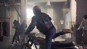 415 reactions · 37 shares | En este punto es donde la historia y la leyenda se unen, donde el pasado y el presente se encuentran. Descubre la edición especial Steve McQueen. | Persol Eyewear | Facebook