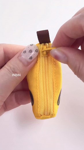 ASMR🍌 Pack my pencil case with me I hope you enjoy this🦖 Don't forget to subscribe! ☁️🪿🧸🩵🫧✨ 🧸Youtube: @ inbin_asmr 🎀 Instagram: @inbin.asmr 🍒Tiktok: @inbin.asmr #asmr #satisfying #packwithme #packmybag #packing #packingasmr #stationery #mini #miniature #minibag #whatsinmybag #pencilcase #organization #pencase | INBIN ASMR