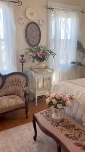 49K views · 53K reactions | Happy Monday friends! Sharing my snippets of last week! We had a beautiful weekend filled with family and fun! Wishing you all a beautiful day #romantichomes #vintagehome #victorianhome | our1897farmhouse | Facebook