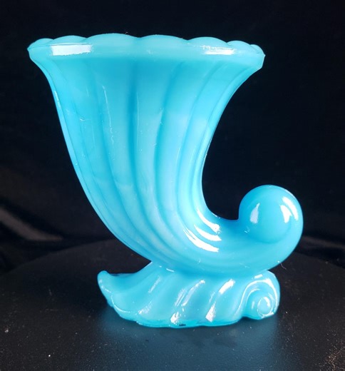 AKRO Agate/ Vogue Mercantile Cornucopia Blue glass trinket or toothpick holder.