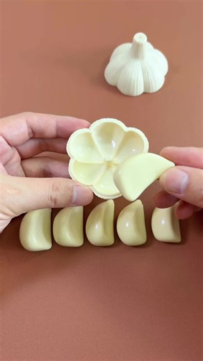 Solve the Japanese Garlic Puzzle: Fit All Cloves!