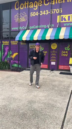 👑🎭 Join us for our 6-step process on how we make a king cake 🎭👑 This week is Step 1: Making the Dough — the foundation of every great king cake. From mixing to resting, this is where the magic begins. We’ll be back next week with Step 2, so stay tuned as we take you behind the scenes all season long. 🚚 Don’t forget to place your shipping orders! Visit the link in our bio to get a king cake delivered straight to your door. 💜💛💚 | Caluda's King Cake