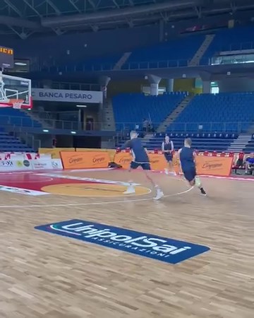Ciao Pesaro! 👋 Heute Abend steht unser erstes von zwei Testspielen in Italien auf dem Programm. 🆚 Victoria Libertas Pesaro Basket ⏰ Tipoff: 20.30 Uhr 📺 Ob es einen Livestream geben wird, entscheidet sich leider erst kurzfristig. | ALBA BERLIN