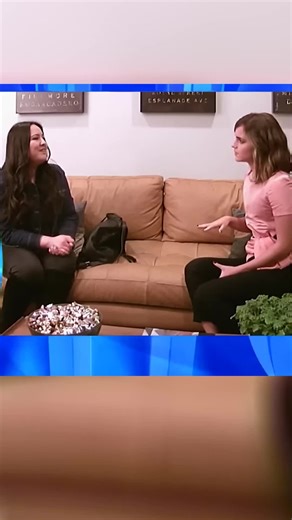 2.7K views · 720 reactions | Emma Watson: Funny moments during lunchtime during the Ellen show #HarryPotter #WizardingWorld #Hogwarts #Gryffindor #Slytherin #Hufflepuff #Ravenclaw #Muggle #Magic #FantasticBeasts #Potterhead #HarryPotterFan #Dumbledore #HermioneGranger #RonWeasley #HarryPotterForever #DeathlyHallows #Expelliarmus #WingardiumLeviosa #Quidditch | Harry Potter Academy | Facebook