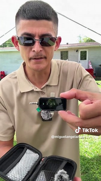 Mini Wireless Lavalier Microphone for iPhone and Android