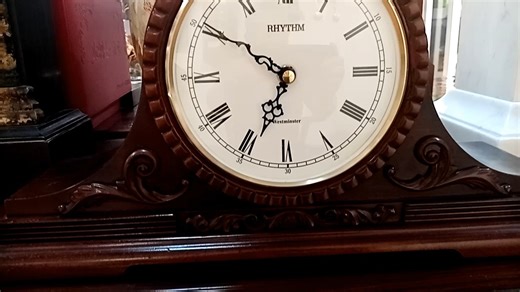 客人拿来不走时的rhythm钟表日本丽声座钟维修好了 恢复正常计时功能
