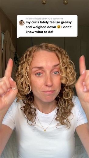 Curls need clarity. Bring your bounce back ✨ Sulfate-free and deeply cleansing, this shampoo lifts away product build-up, flakes, and excess oil while a gentle chelating complex removes hard water minerals that weigh curls down. Roots feel lighter, and curls spring back with renewed bounce and life 🫧 Powered by plants 🌿 this formula is packed full of naturally active ingredients chosen to keep your scalp balanced and your curls thriving: 🍏 Apple Cider Vinegar balances pH and removes residue �