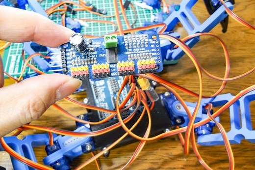 【Arduino入門編㉓】PCA9685 16チャンネルPWMサーボモータードライバを使って複数のサーボモーターを同時に制御してみる！(最大16台)