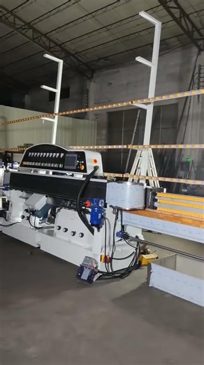 What is the minimum and maximum size of glass a machine can process?