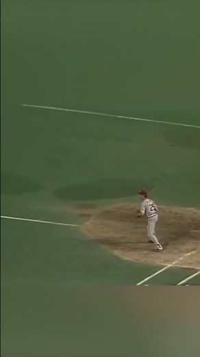 Paul O’Neill KICKED it back into the infield 🤯