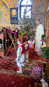 1.2M views · 50K reactions |  PRIMITI COLINDA?  Astăzi am colindat la biserica din sat si am bucurat sufletele credincioșilor.❣️ SA AVETI UN CRACIUN BINECUVANTAT SI FERICIT  ‍♀️ #gemenele #din #Izbuc ‍♀️ | Iuliana Tatar | Facebook