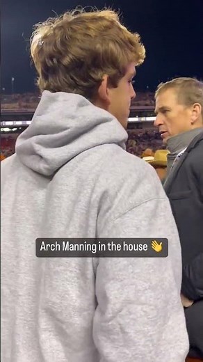 Arch Manning pulls up to the Texas vs. TCU game 👀