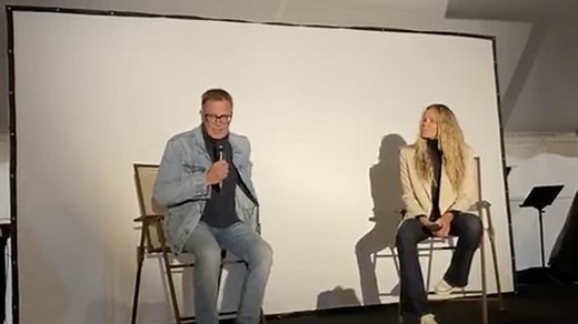 Elle Macpherson and Andrew Wakefield chat ahead of anti-vaxx show