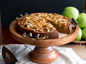 Apple Almond Cake (Paleo, Gluten-Free)