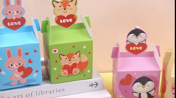 Harloon 48 Pcs Valentine's Day Treat Boxes Animal Prints Cupcake Boxes for Kids Paper Valentines Day Bakery Boxes Holiday Bakery Take Out Containers Bulk for Cookie Candy Cupcake Goodie