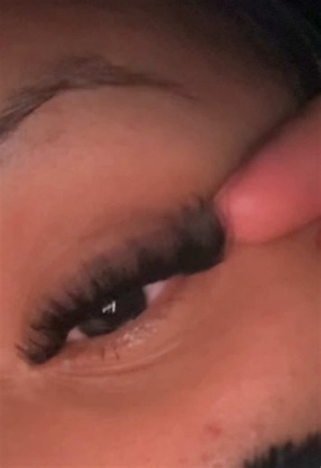Cluster Lash Application Tips for Fuller Lashes