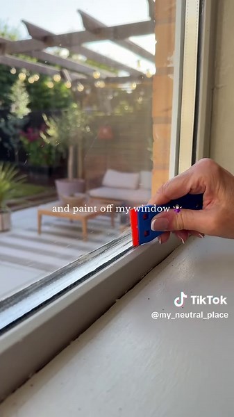 I accidentally found the best way to clean my air fryer drawers. And all of the other hard to remove household messes too! I use with any household spray, or just with washing up liquid. It’s the scraper that works the magic ✨ LINKED #airfryerhack #cleaninghack #cleanwithme