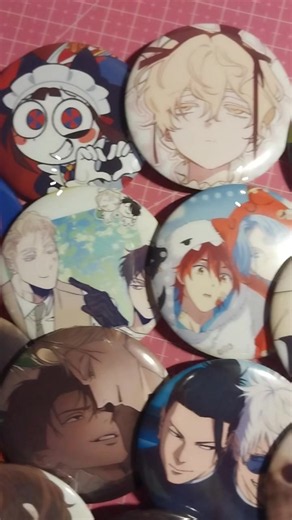 Pines personalizados en Caracas — variedad y catálogo