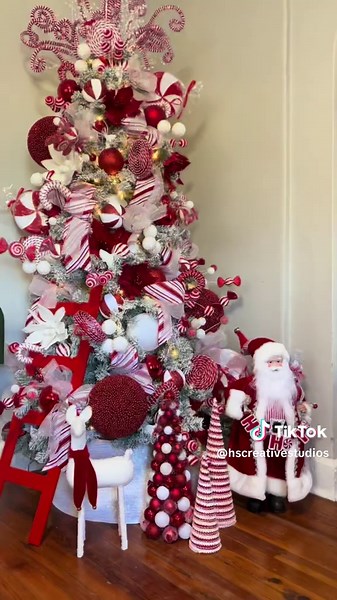 When your Christmas tree becomes a full décor moment 🎄✨ We style, install, and transform your holiday space—homes, offices, events & corporate installs. Now booking! 🎅🏼🎁 #christmastree #holidaydecor #holidaydecorations #christmasaesthetic #christmasdecor