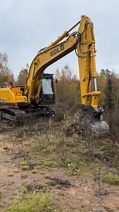 Testissä markkinoiden uusin tulokas. SDLG:n kaivinkone. Työpaino noin 23-tonnia. #koneviesti #kaivinkone #sdlg #excavator #sdlgexcavator #equipmentprovider | Koneviesti