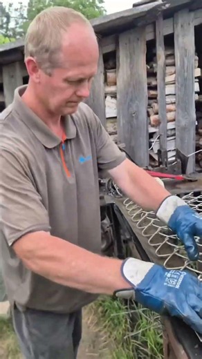 How to Make Your Own Chain Link Fencing ⛓️ #diy #tools #shorts
