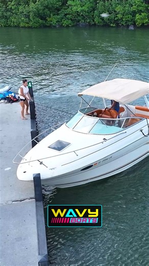 Docking disaster at the Miami boat ramp! Any advice for this captain? 🤦‍♂️ ➡️ Follow Wavy Boats for more original boat action videos! The largest boat action network across all platforms! #wavyboats #hauloverinlet #hauloverboats #haulover #boats #bocainlet #boyntoninlet #miamiriver #jupiterinlet #roughinlets #ancloteboatramps #miamiboatramps | BoatsvsHaulover