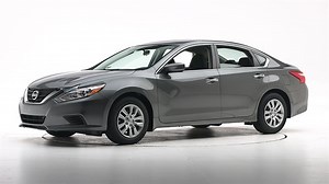 2016 Nissan Altima 4-door sedan