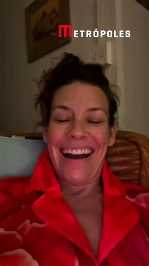 A atriz Evangeline Lilly, conhecida por interpretar a Vespa na franquia Homem-Formiga, revelou que sofreu danos cerebrais após um acidente ocorrido em 2025. Por meio das redes sociais, a artista contou que foi diagnosticada com traumatismo cranioencefálico, o que resultou em prejuízos cognitivos. “É reconfortante saber que meu declínio cognitivo não é apenas perimenopausa, mas desconfortável saber que será uma batalha difícil tentar reverter as deficiências”, contou. O acidente aconteceu em maio