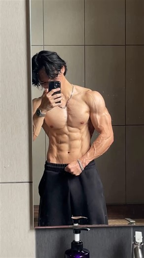Jared Kong on Instagram: "I think the goal is to be driven mostly by positive motivations one day rather than toxic fuel but if what is pushing you right now is to prove people wrong or the “fuck you, watch this” mentality then just use it. Use whatever fuel you got right now to take action cause action is the only thing thats going to progress your physique or move you forward."