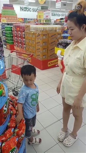 Mẹ ơi con muốn ăn bim bim #shorts