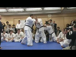 アルトゥール参段、百人組手を完遂（極真会館）