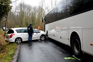 Un bus transportant des collégiens impliqué dans un accident dans le Puy-de-Dôme