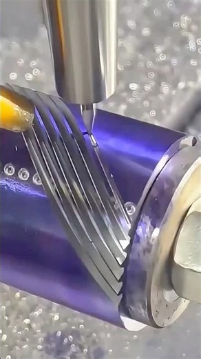 The process of machining workpieces using a CNC milling machine
