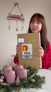 🎁 Gebrauchtes unter dem Weihnachtsbaum? 🎄 Na aber klar! 💖 Du unterstützt damit nicht nur die Kreislaufwirtschaft ♻️, sondern tust auch etwas für deinen Geldbeutel und die Umwelt. 🌎🌱 P.S.: Falls du die Person im Video kennst, besser nicht weiterschauen -> Geschenke-Spoileralarm! 🚨🤫 🎅📦 Bestell deine Second Hand Geschenke bei uns bis zum 18.12.2024, um deine Ware pünktlich bis Heiligabend am 24.12. zu erhalten. Wenn du eine Lieferung inklusive Sendungsverfolgung wählst, kannst du sogar bis
