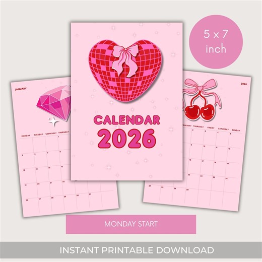 月曜日スタートPDF 2026年卓上カレンダー、かわいいピンクのハート型カレンダー（印刷可能）｜12ヶ月ミニ卓上カレンダー 5x7｜ガーリーで美しい2026年カレンダー - Etsy 日本