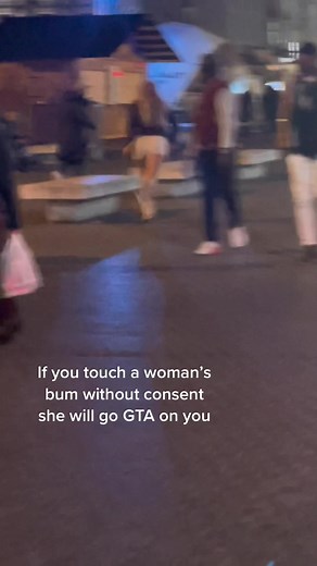 #brussels #newyearseve #notouchingallowed #balancetonbar #mencalmdown #educateyoursons