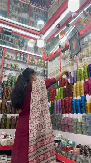 Khanha 🦚 creations on Instagram: "Paper packing 📦 #bangles #instagram #share #bangle #insta #reel #like #explorepage #foryoupage #display #displaydesign #shop #shopdisplay #displayideas"