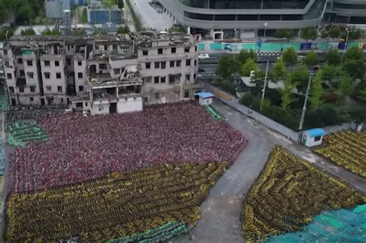 Gli immensi e impressionanti “cimiteri di biciclette”: il lato oscuro del bike sharing in Cina