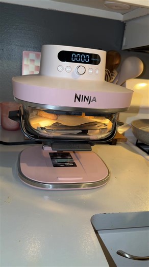 Bake some cookies with me in my new air fryer!! I loooove my ninja Crispi pro 🫶🏼🩷 #ninjacrispi #ninja #airfryer #bakr #cookies @BAKR Cookies @Ninja Kitchen 🍪