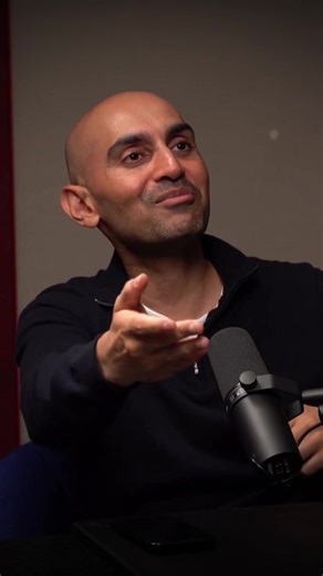 Elon Musk, Jeff Bezos, and U.S. generals ditch PowerPoint in meetings, and you should too. What PowerPoint actually does: - Forces linear thinking when problems are complex - Hides weak logic behind pretty graphics - Wastes 30% of meeting time on "next slide please." - Creates a presentation theater instead of problem-solving Slides slow things down and drain brainpower. Your team already knows what needs to be done. They're just stuck making slides about it.  | Leveling Up | Facebook