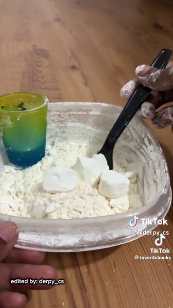 ASMR Cornstarch Experiments by @chunklover