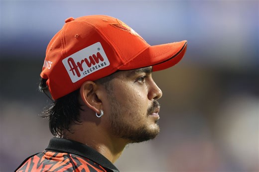 "Still playing for Mumbai Indians" - Fans brutally troll Ishan Kishan for his brain fade moment in SRH vs MI IPL 2025 match