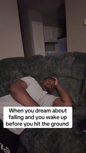 Understanding Dreams of Falling: Meaning and Insights