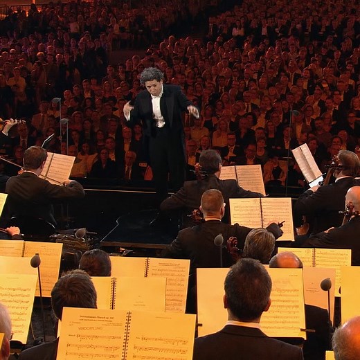 When Gustavo Dudamel leads, magic happens. 🪄✨ Here's a throwback to him conducting the Vienna Philharmonic / Wiener Philharmoniker in this beautiful rendition of Barber’s “Adagio for Strings” at the 2019 Summer Night Concert. 🎶 | Sony Classical