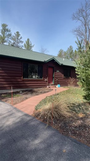 ✨ Welcome to Dogwood Dream ✨ Set along Hole 9 of the beautiful Spring Brook Golf Course, Dogwood Dream is a spacious 4-bedroom, 3-bath retreat designed for relaxing getaways with family and friends. Sleeping up to 10 guests, this inviting home combines comfort, style, and scenic golf course views for the perfect Wisconsin Dells escape. Inside, the open-concept main level creates a welcoming space to gather, featuring a stunning brick fireplace and plenty of room to relax after a day on the cours
