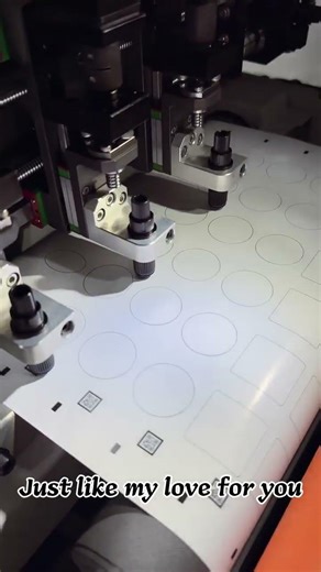 QR Code Recognition Digital Die Cutting Machine #diecut #printing #stickercutting #stickers