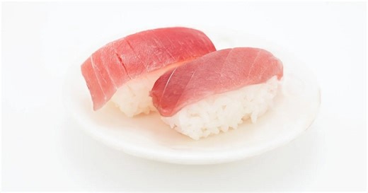 Tokyo fish market breaks New Year auction record as single fish sells for over 500 million yen【Vid】